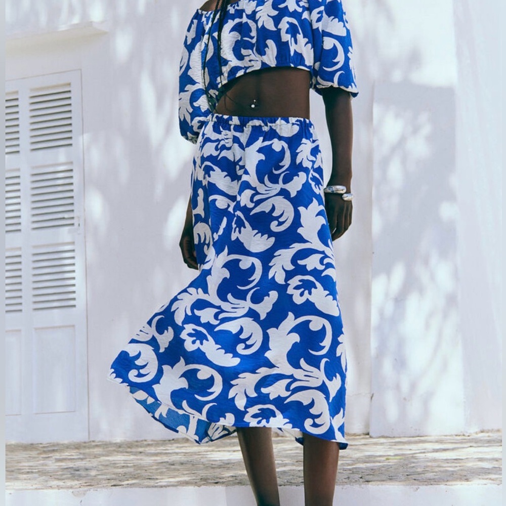 H&M Blue and White Floral Women's set Top & Skirt